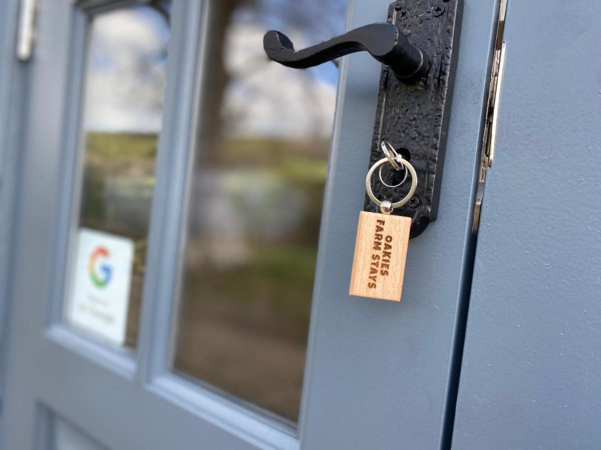 Oakies Farm Stays Llandovery Exterior foto